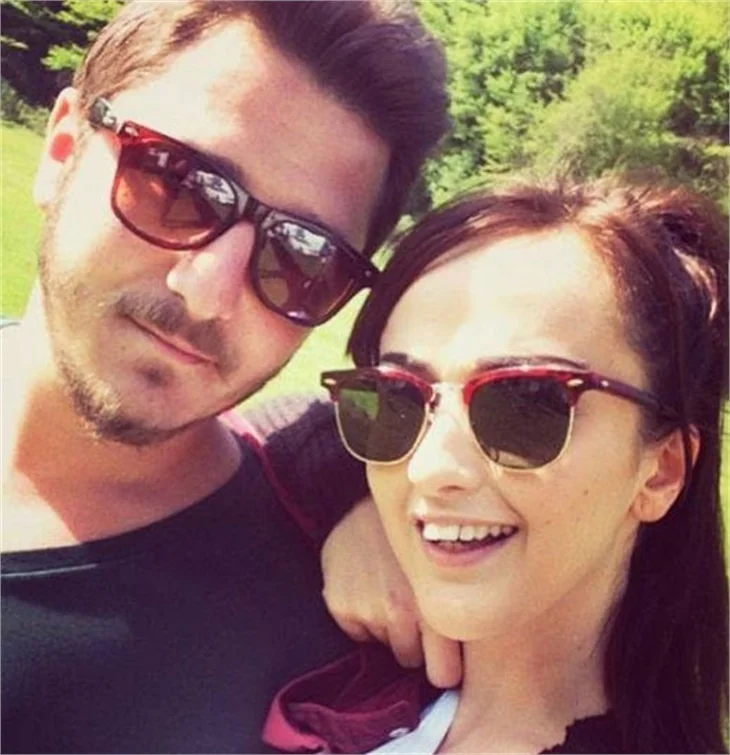 Kara Para Aşk’tan selfie pozu