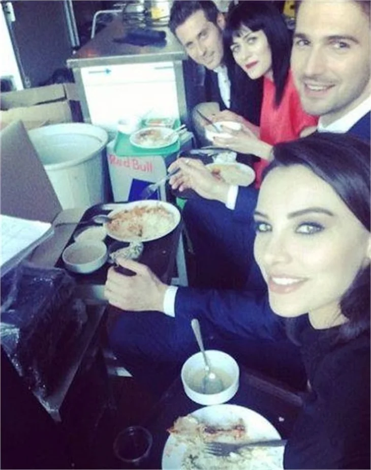 Kara Para Aşk’tan selfie pozu