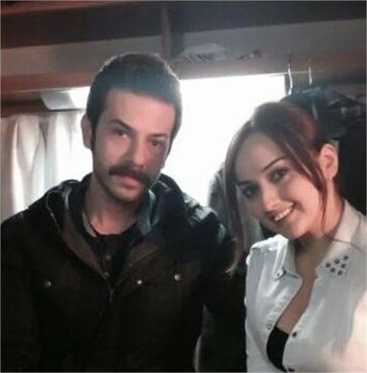 Kara Para Aşk’tan selfie pozu