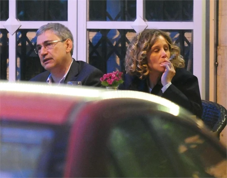 Orhan Pamuk'un masa altı taktiği!