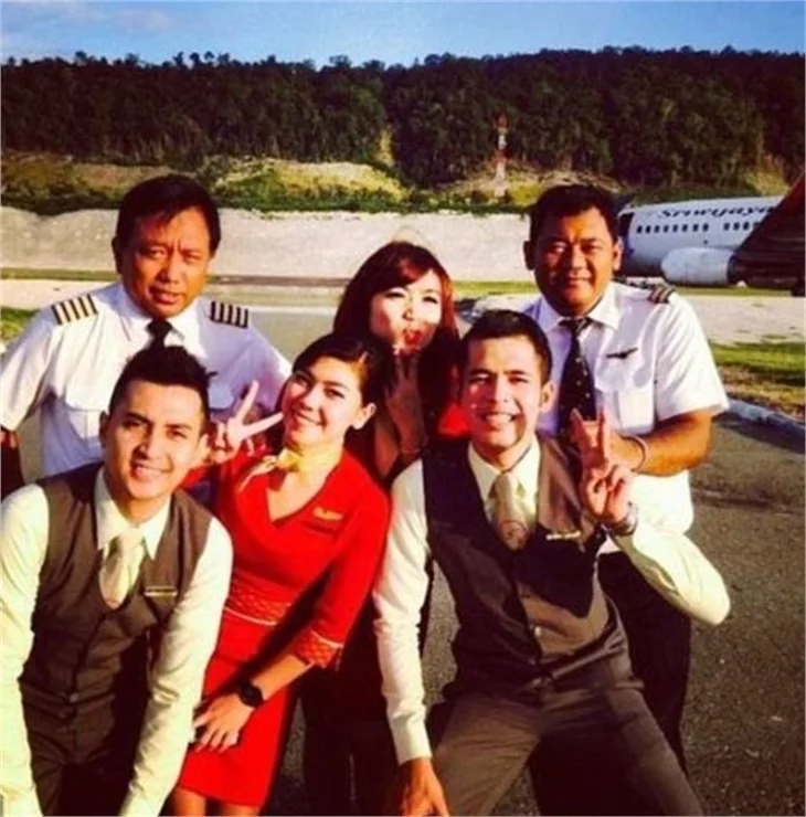 Hosteslerin selfie çılgınlığı!