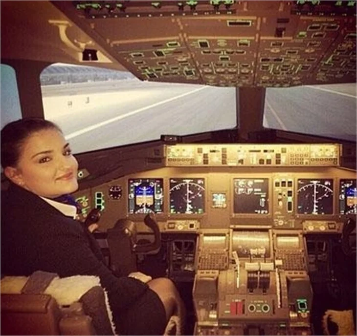 Hosteslerin selfie çılgınlığı!