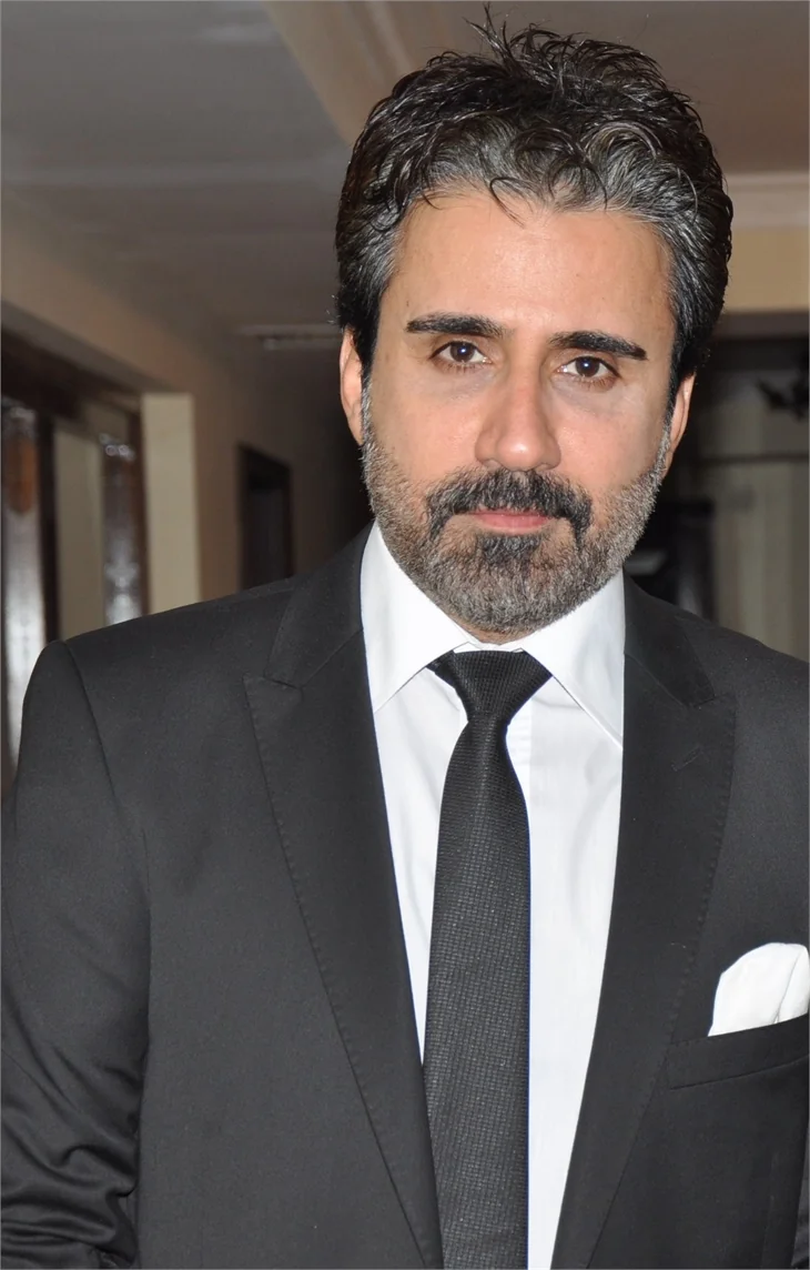 Emrah Türkiye'yi terk ediyor!