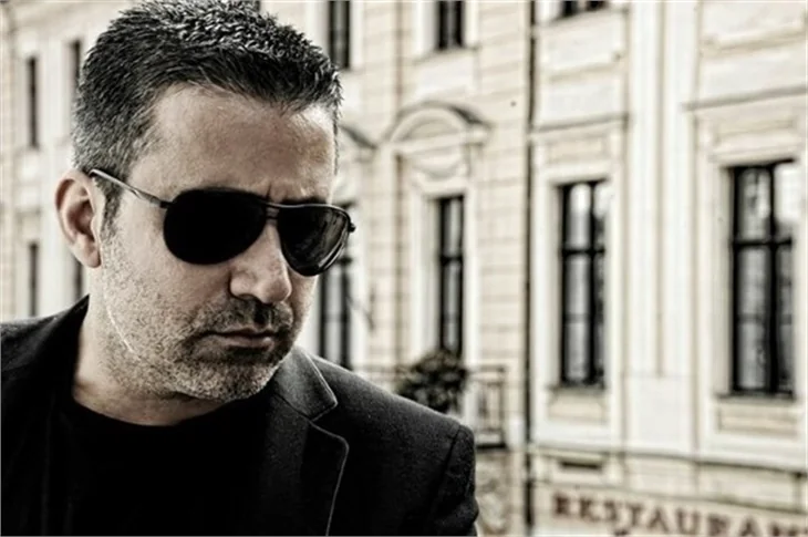 Emrah Türkiye'yi terk ediyor!