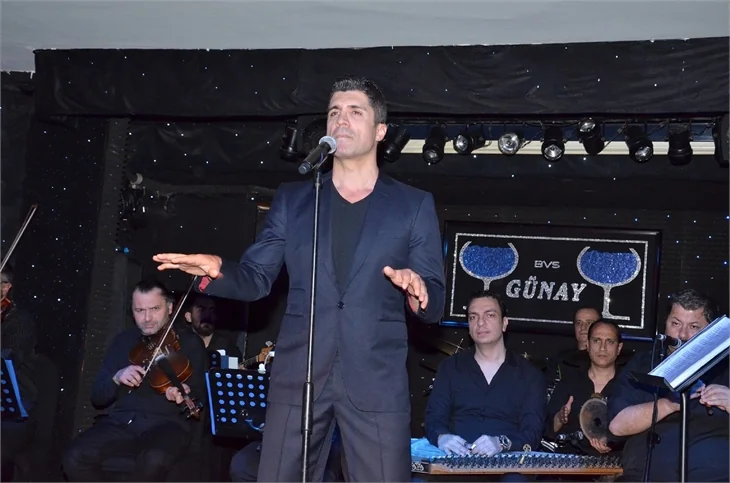 Özcan Deniz, Günay'ı salladı!