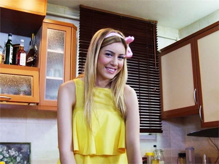 Sinem Kobal, İspanya'da gözde...
