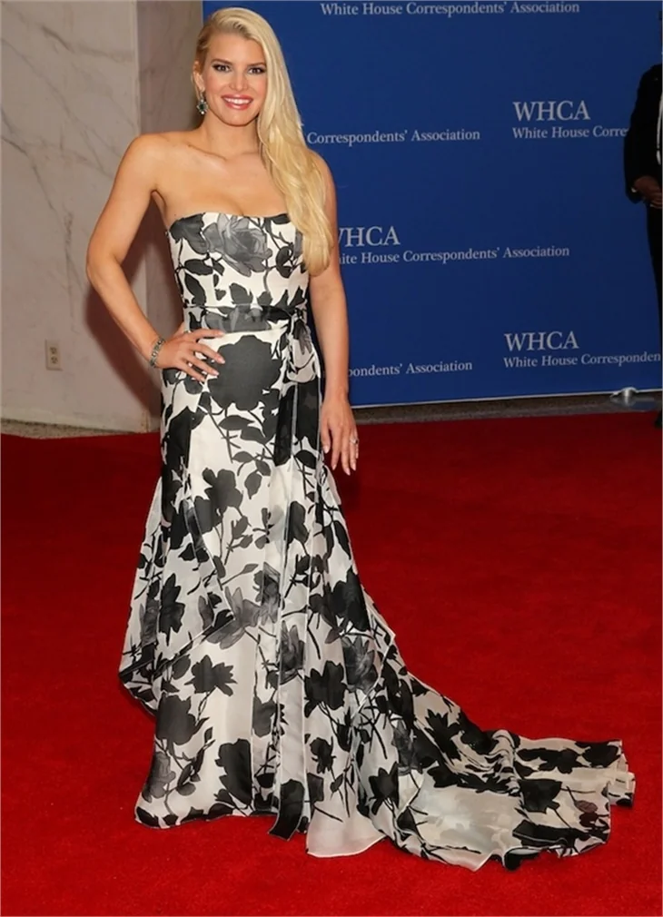 Jessica Simpson kızı için 32 kilo verdi!