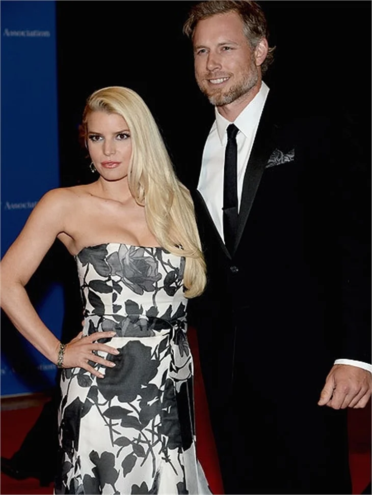 Jessica Simpson kızı için 32 kilo verdi!