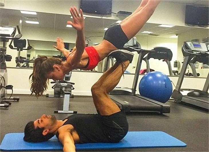 Izabel Goulart işini ciddiye alıyor!