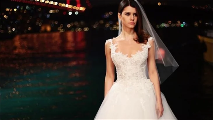Beren Saat eski sevgilisinin fotoğrafını paylaştı!
