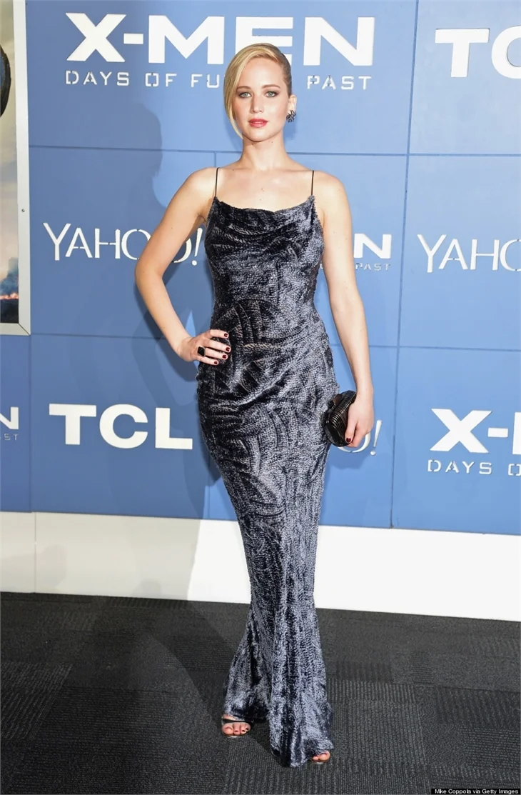 Jennifer Lawrence'dan "yerim sizi" pozu