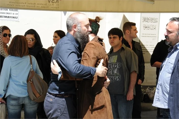 Halit Ergenç'in göz yaşları...