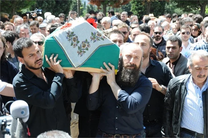 Halit Ergenç'in göz yaşları...