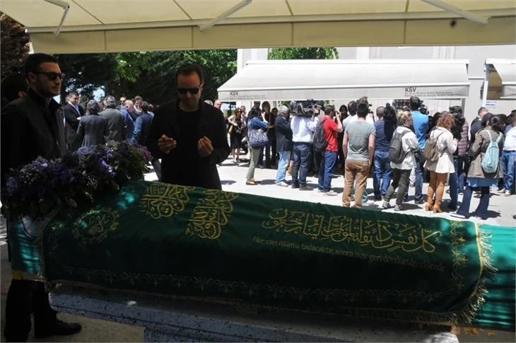 Halit Ergenç'in göz yaşları...