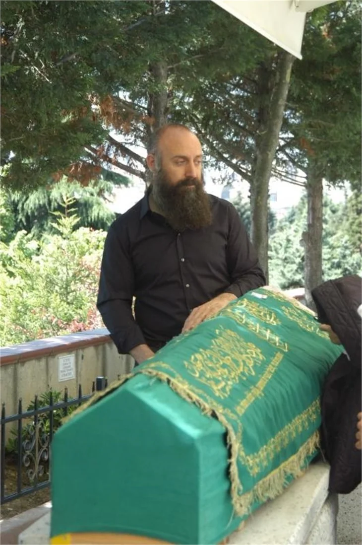 Halit Ergenç'in göz yaşları...