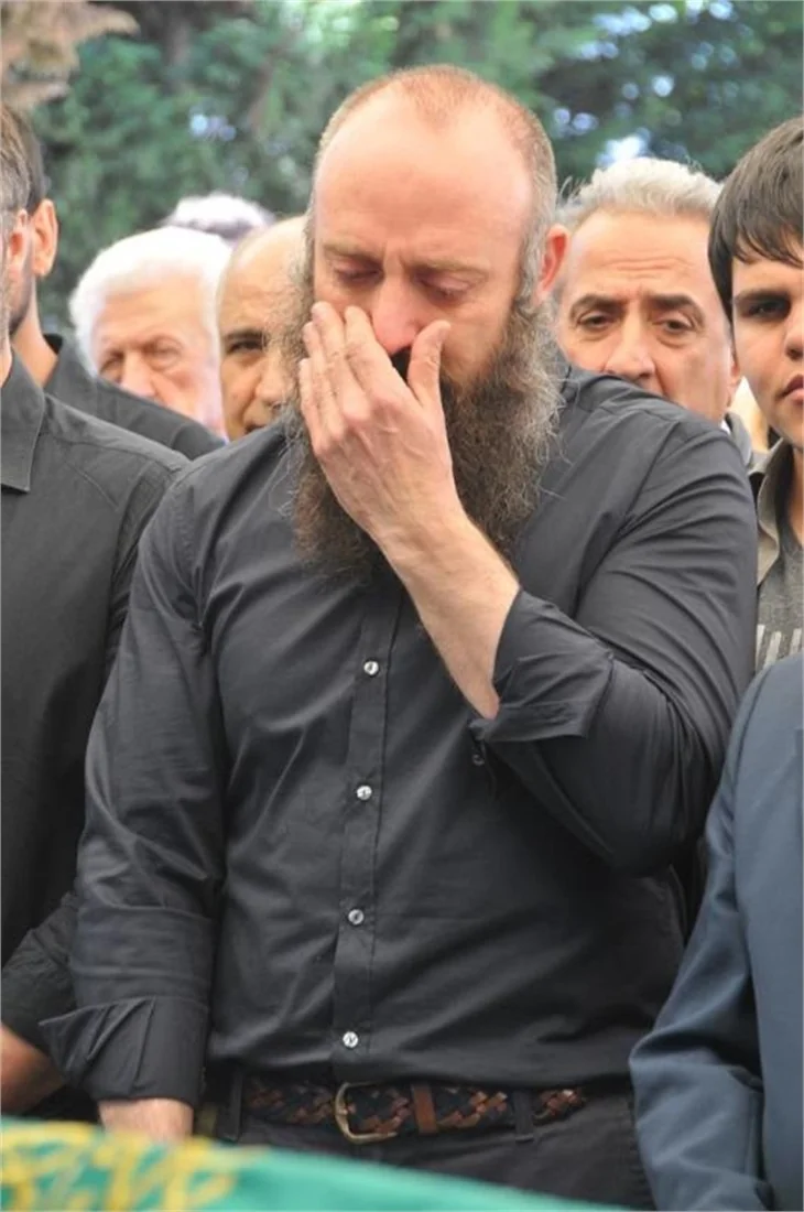 Halit Ergenç'in göz yaşları...
