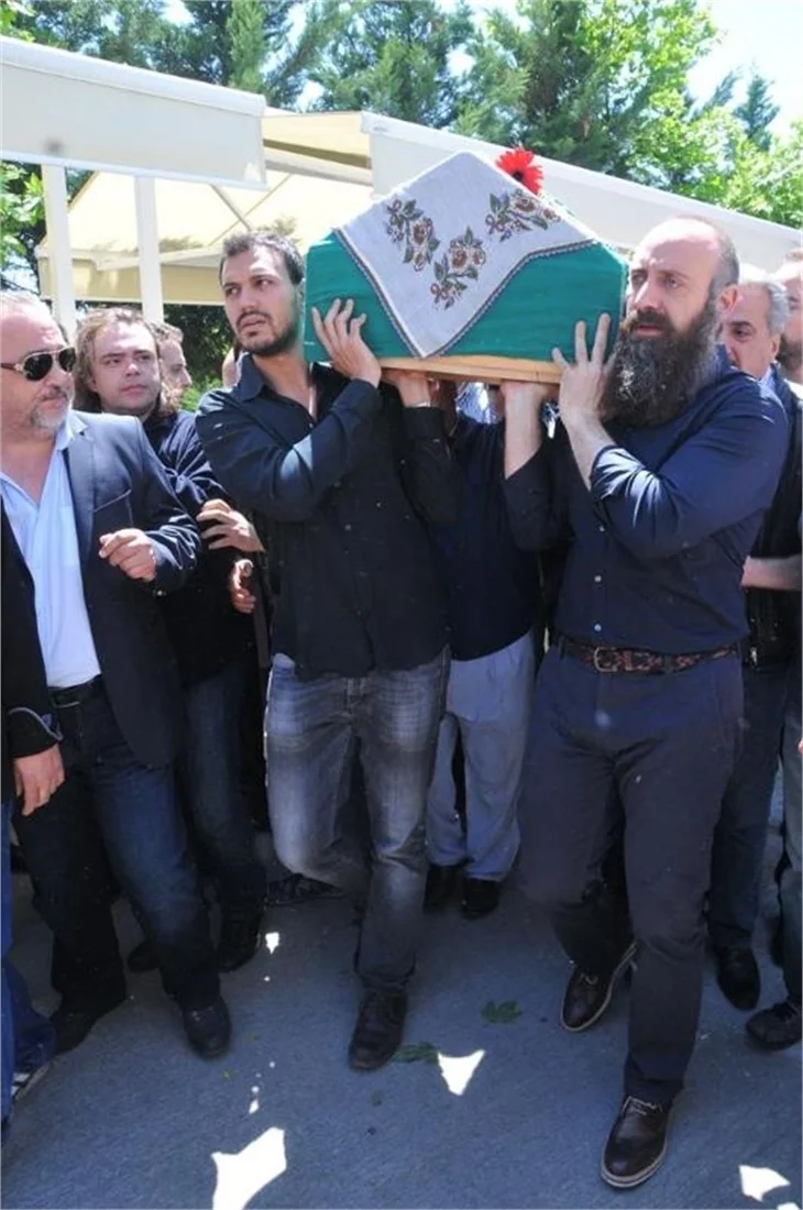 Halit Ergenç'in göz yaşları...