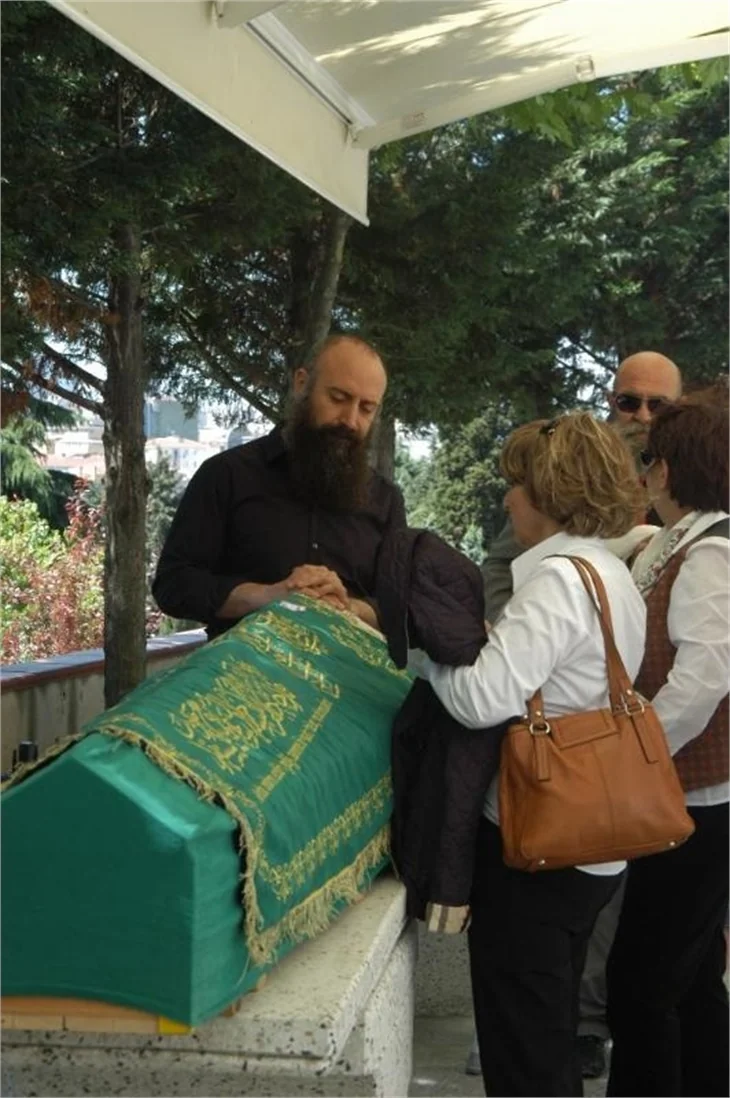 Halit Ergenç'in göz yaşları...