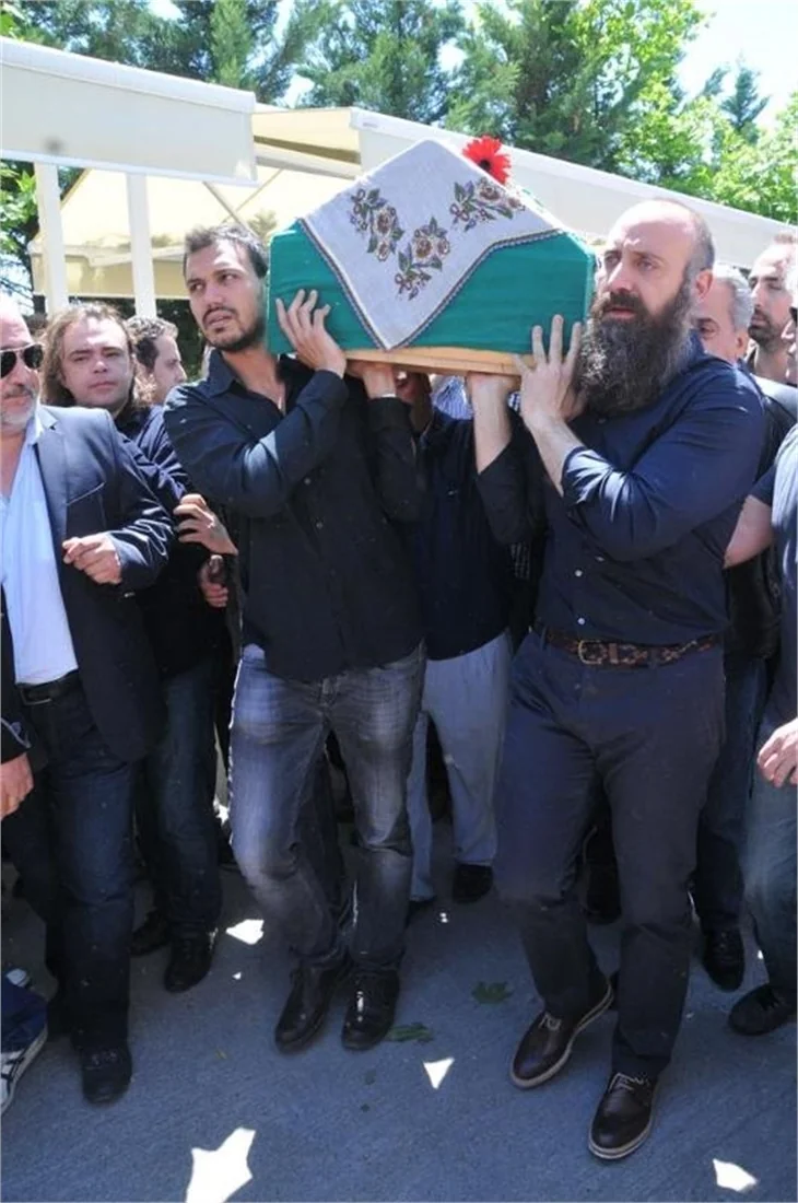 Halit Ergenç'in göz yaşları...