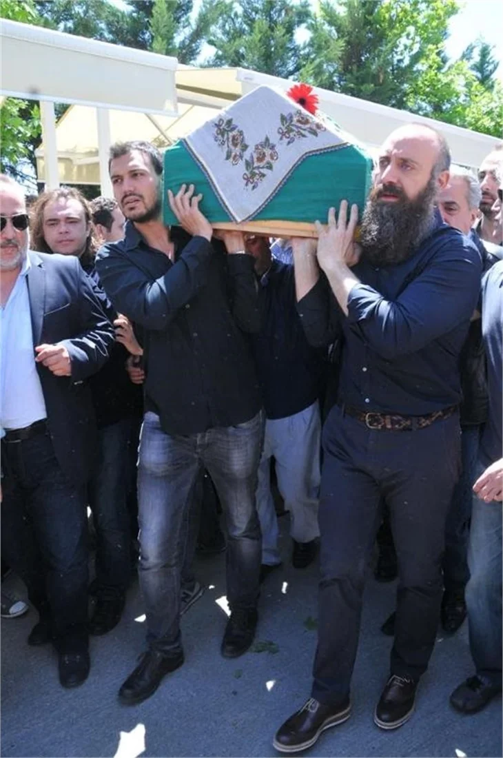 Halit Ergenç'in göz yaşları...