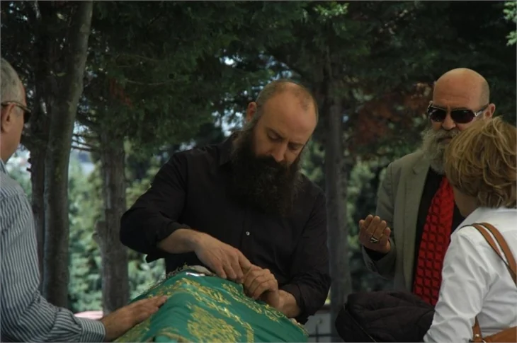 Halit Ergenç'in göz yaşları...
