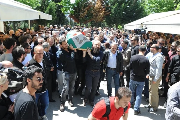 Halit Ergenç'in göz yaşları...