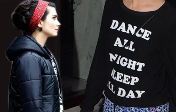 Tuba Büyüküstün'ün T-shirt’ü konuştu!