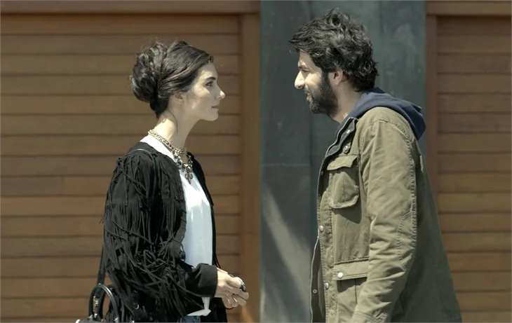 Kara Para Aşk'ta Elif aşık peki ya Ömer?