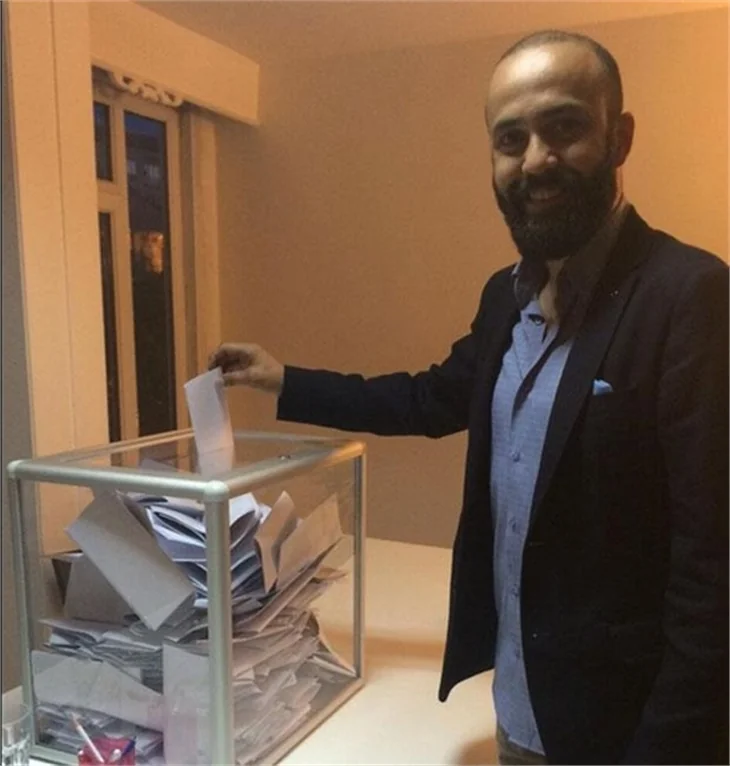 Oyuncular sandık başında