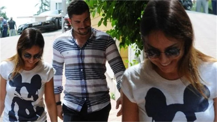 Ebru Gündeş korumasıyla...