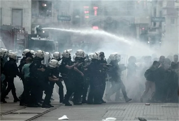 Gezi Parkı'nın yıldönümünde Taksim'de olaylar çıktı