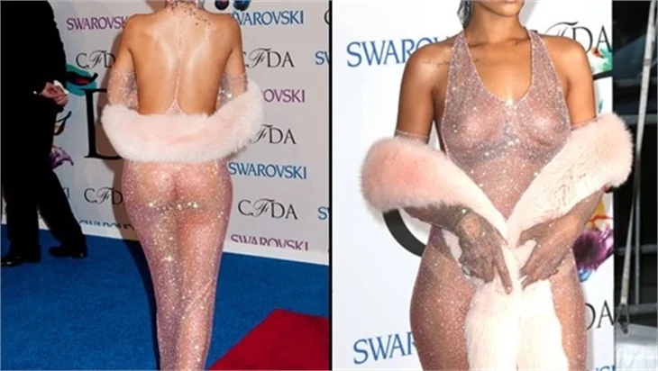 Rihanna'nın damga vuran elbisesi...
