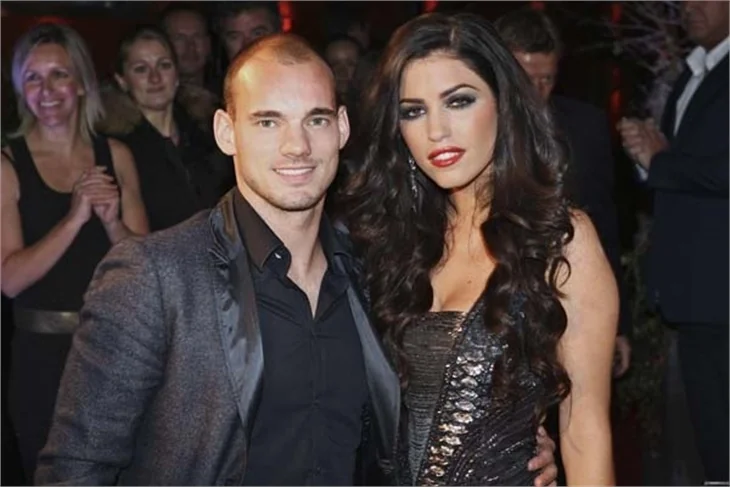 Yolanthe'dan Sneijder'e destek!