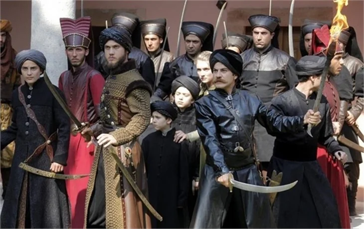 Aras Bulut İynemli: Zırh belimi büktü