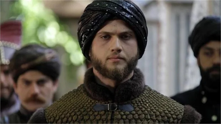 Aras Bulut İynemli: Zırh belimi büktü