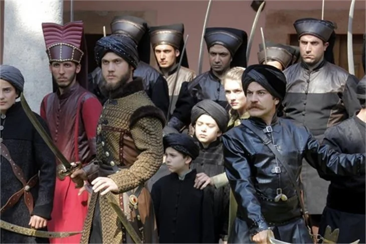 Beyazıd türbesine 'dizi' akını