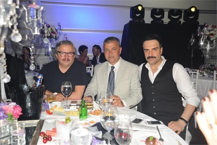 Ünlüleri buluşturan düğün!