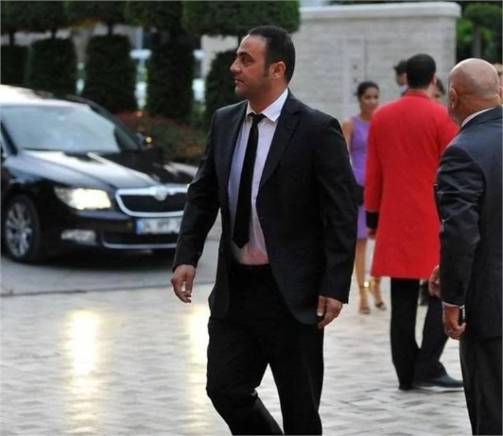 Buse Terim'in düğününe ünlü akını!