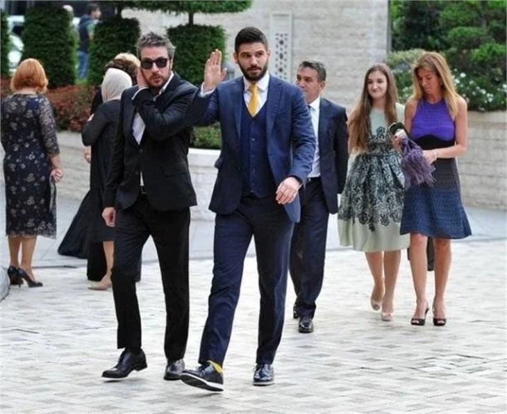 Buse Terim'in düğününe ünlü akını!