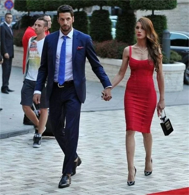 Buse Terim'in düğününe ünlü akını!