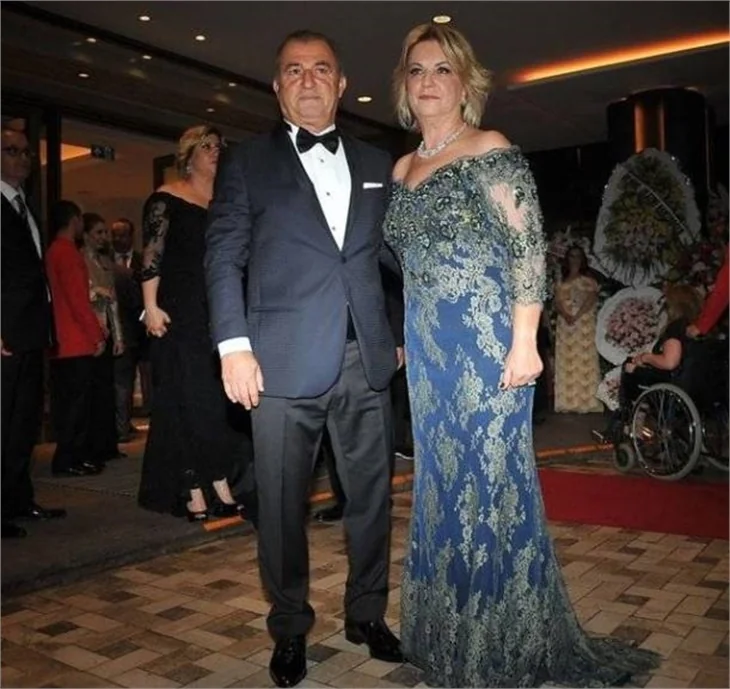 Buse Terim'in düğününe ünlü akını!
