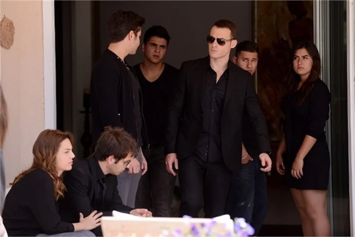 Güneşi Beklerken'de Kerem ve Zeynep zor durumda!