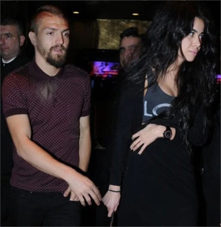 Caner Erkin gazetecilere saldırdı!