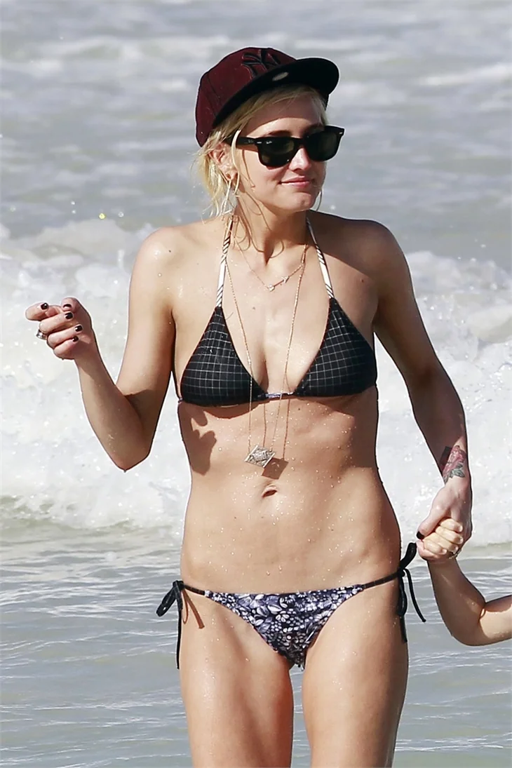 Ashlee Simpson çok eğlendi!