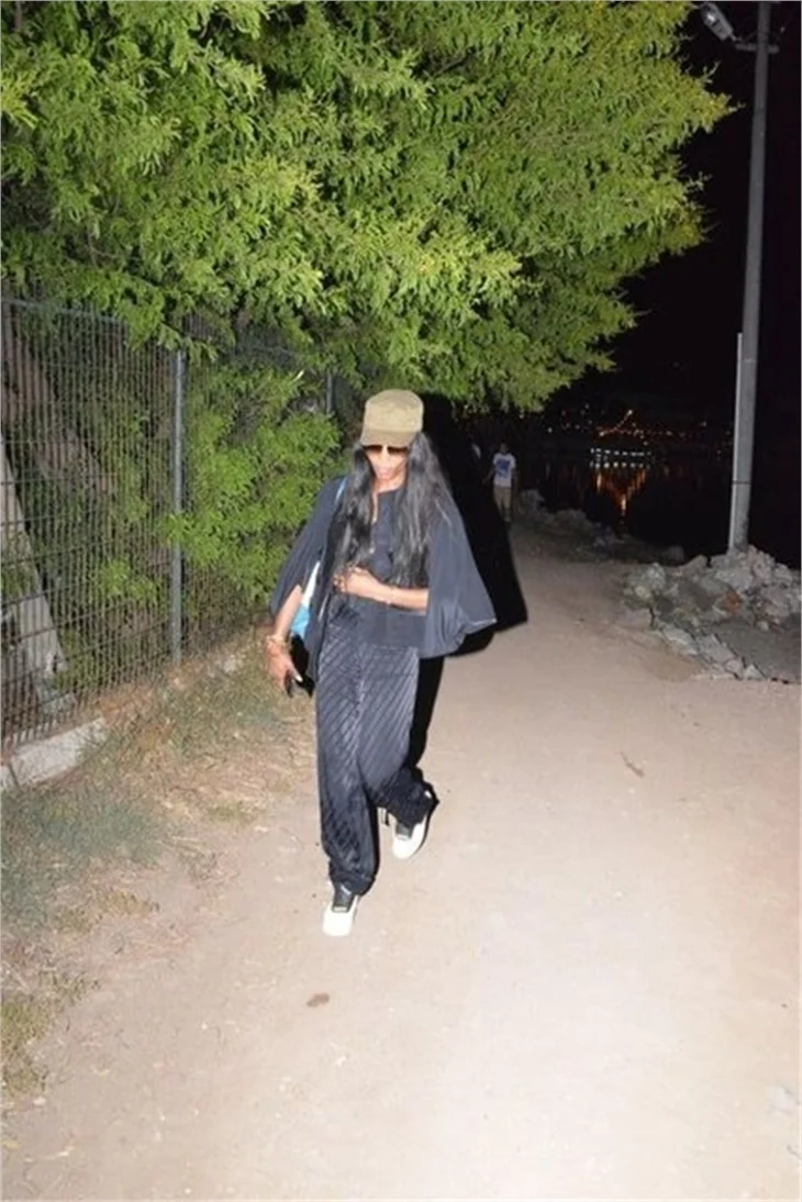 Naomi Campbell detoksu bozdu!