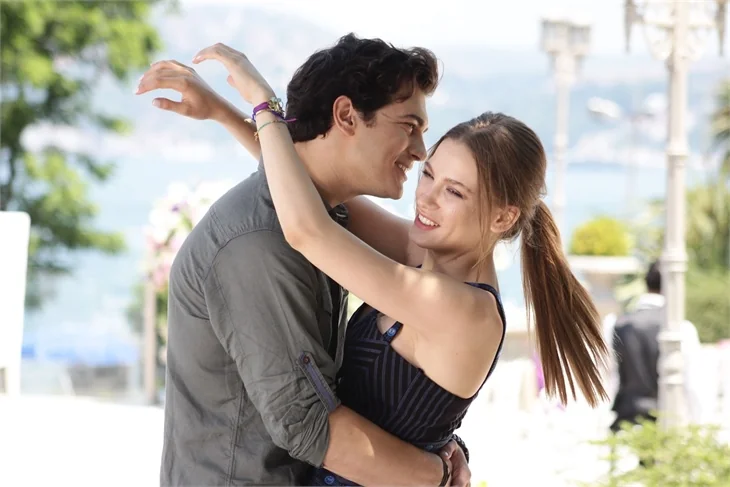 'Medcezir'de Sude ve Bay aşkın olaylı düğünü!