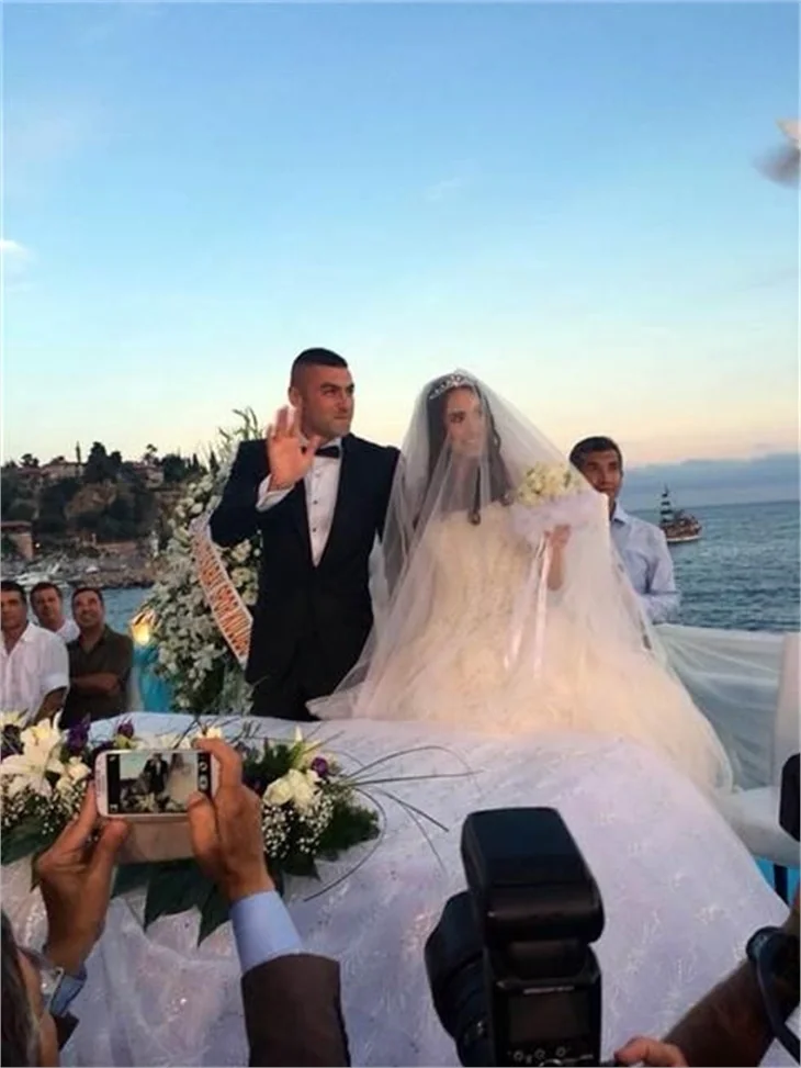 Burak Yılmaz evlendi!