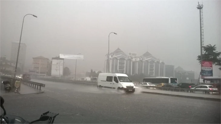 İstanbul'da şiddetli yağış!