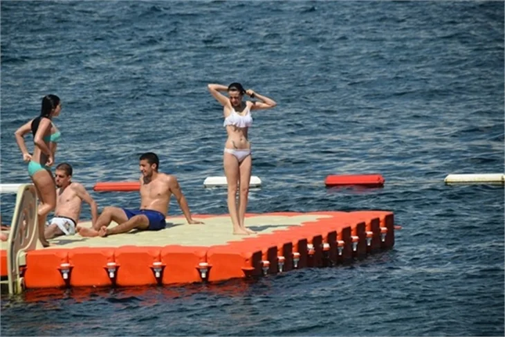 Başak Parlak dalmaya doyamadı!