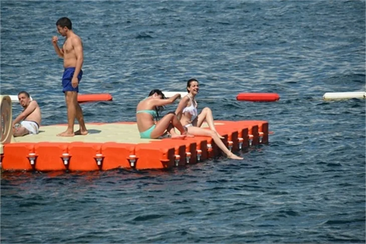 Başak Parlak dalmaya doyamadı!